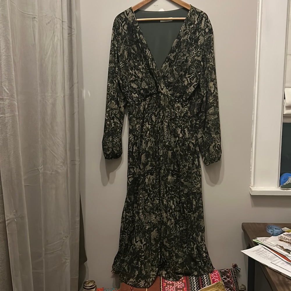 As new green animal print pleated stretch maxi dress with soft jersey lining